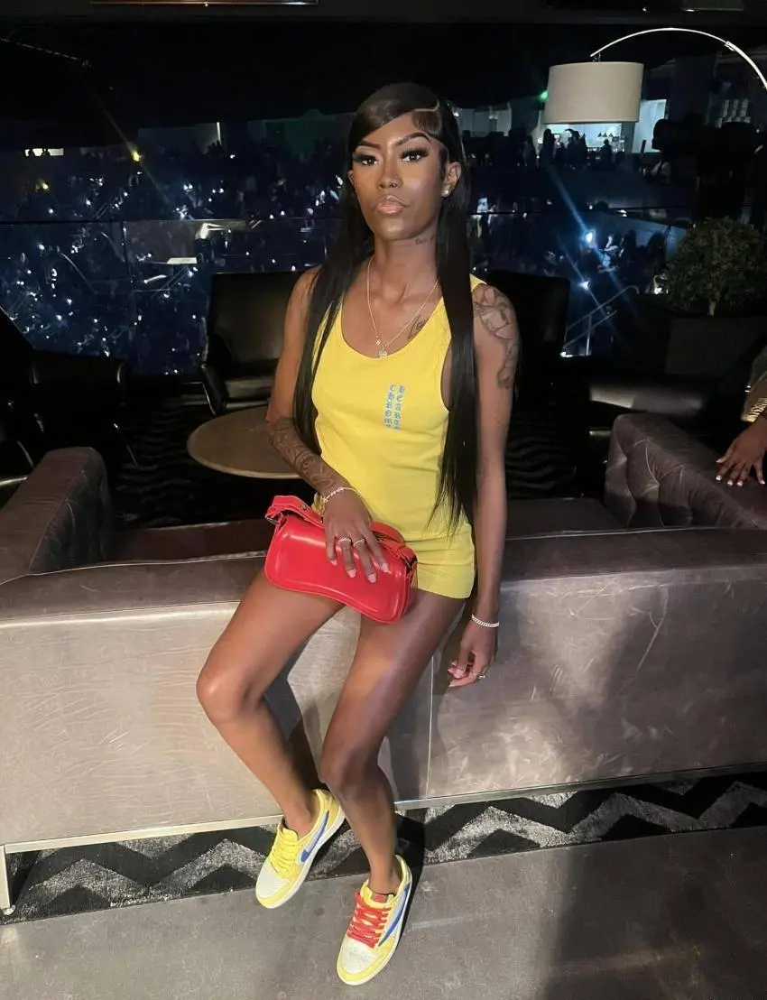 Profil de Roxane à Saint-Étienne-du-Rouvray (76800)