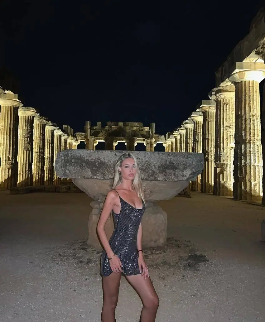 Profil de Marie-Antoinette à Mont-Saint-Aignan (76130)