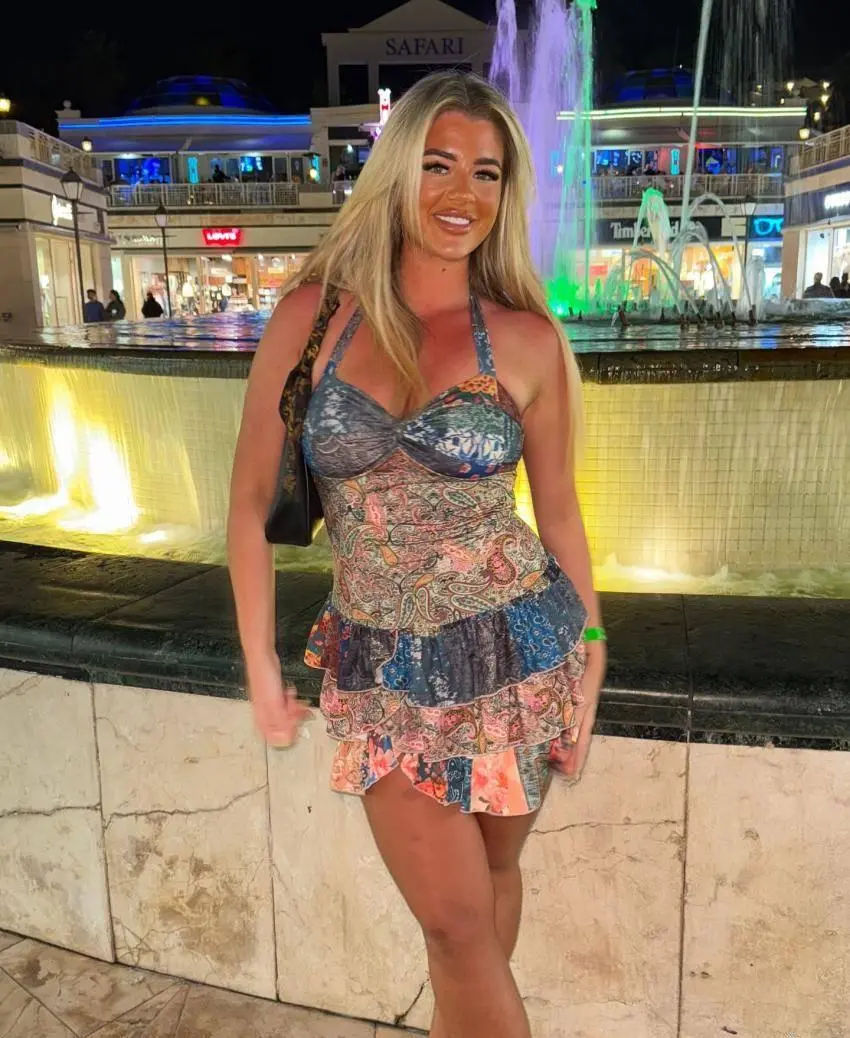 Profil de Amira à Lyon (69000)